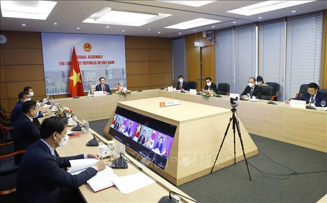 Chủ tịch Quốc hội Vương Đình Huệ hội đàm trực tuyến với Chủ tịch Quốc hội Hàn Quốc