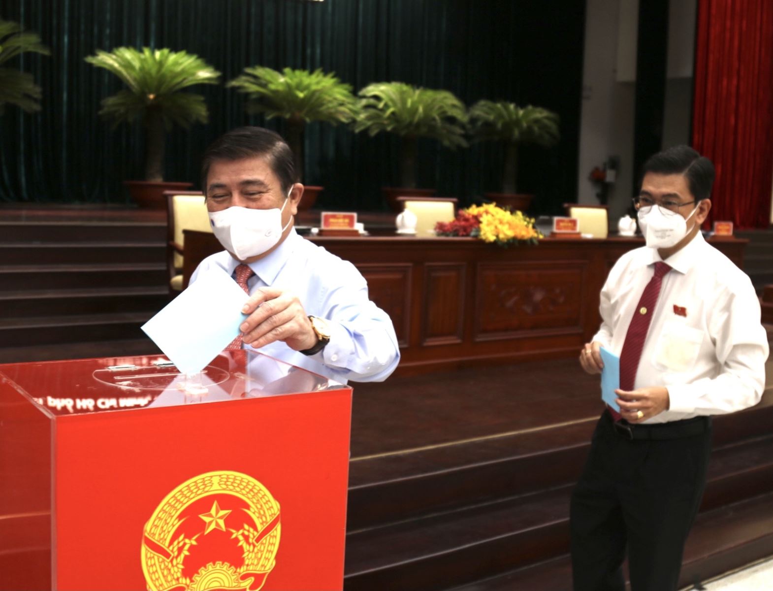 Ông Nguyễn Thành Phong tái đắc cử Chủ tịch UBND TP Hồ Chí Minh