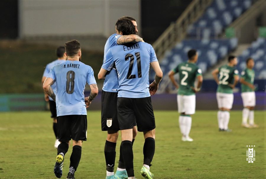 Cavani lập công, Uruguay thắng trận đầu tiên ở Copa America