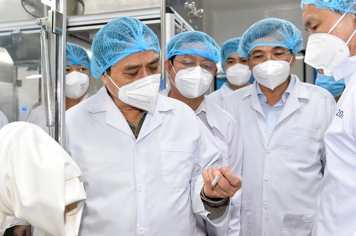 Thủ tướng Phạm Minh Chính: Lập tổ hành động để sản xuất bằng được vaccine phòng COVID-19 nhanh nhất