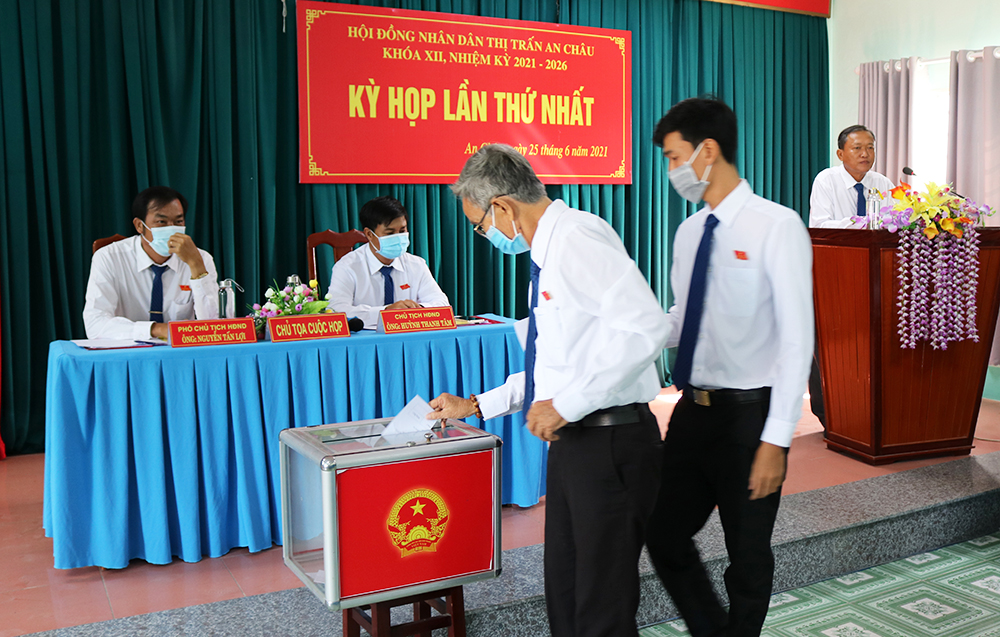 Thị trấn An Châu kiện toàn các chức danh chủ chốt HĐND và UBND