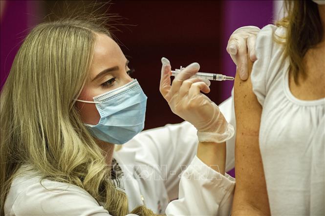 Khoảng 60% dân số EU đã được tiêm vaccine