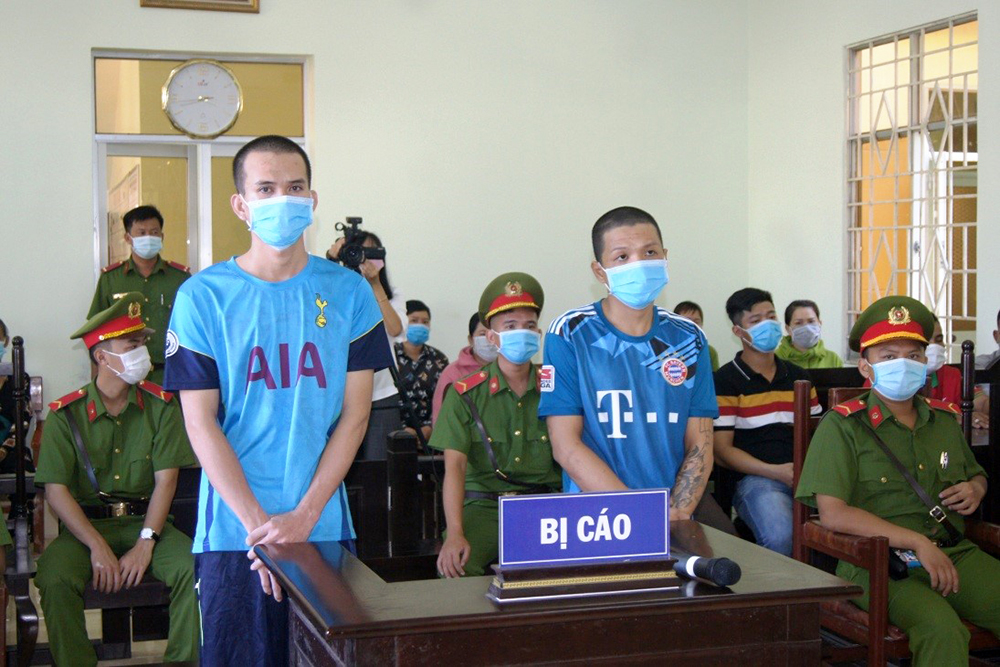 5 năm tù cho 2 đối tượng cố ý gây thương tích bảo vệ chốt kiểm soát dịch bệnh COVID-19