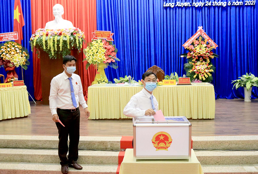 Mở đầu cho nhiệm kỳ mới của TP. Long Xuyên