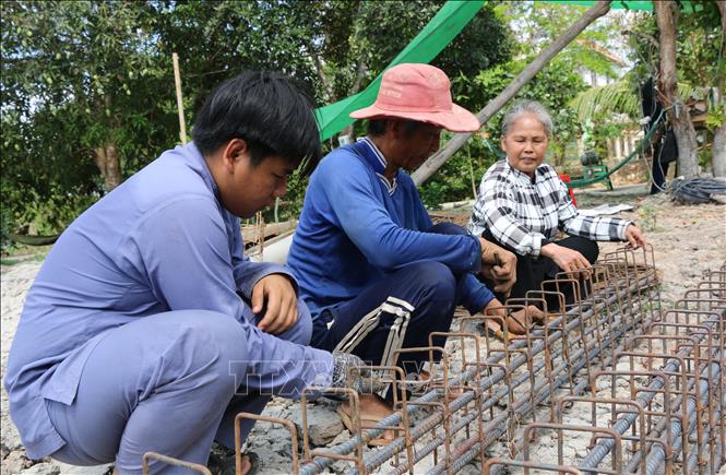 Những người phụ nữ đam mê xây cầu nhân ái, nối nhịp đôi bờ