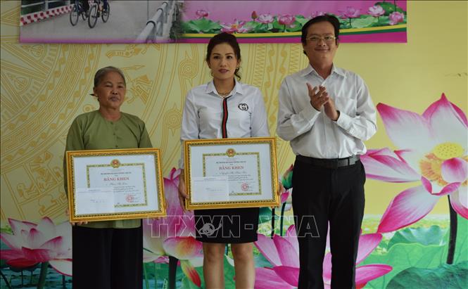 Những người phụ nữ đam mê xây cầu nhân ái, nối nhịp đôi bờ
