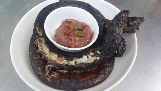 Lịch củ U Minh nướng mọi