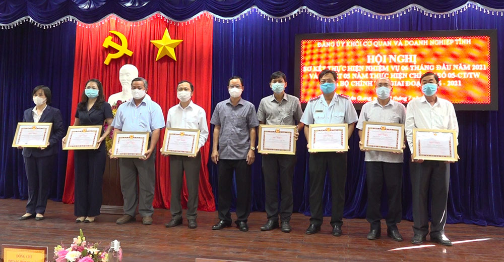 Đảng ủy Khối Cơ quan và Doanh nghiệp An Giang sơ kết thực hiện nhiệm vụ 6 tháng đầu năm và sơ kết 5 năm thực hiện Chỉ thị 05-CT/TW