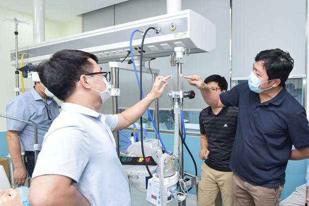 Việt Nam chế tạo thành công máy oxy dòng cao để phòng, chống COVID-19