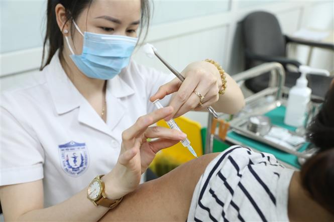 Chi 2.550 tỷ đồng từ Quỹ vaccine phòng COVID-19 để mua vaccine