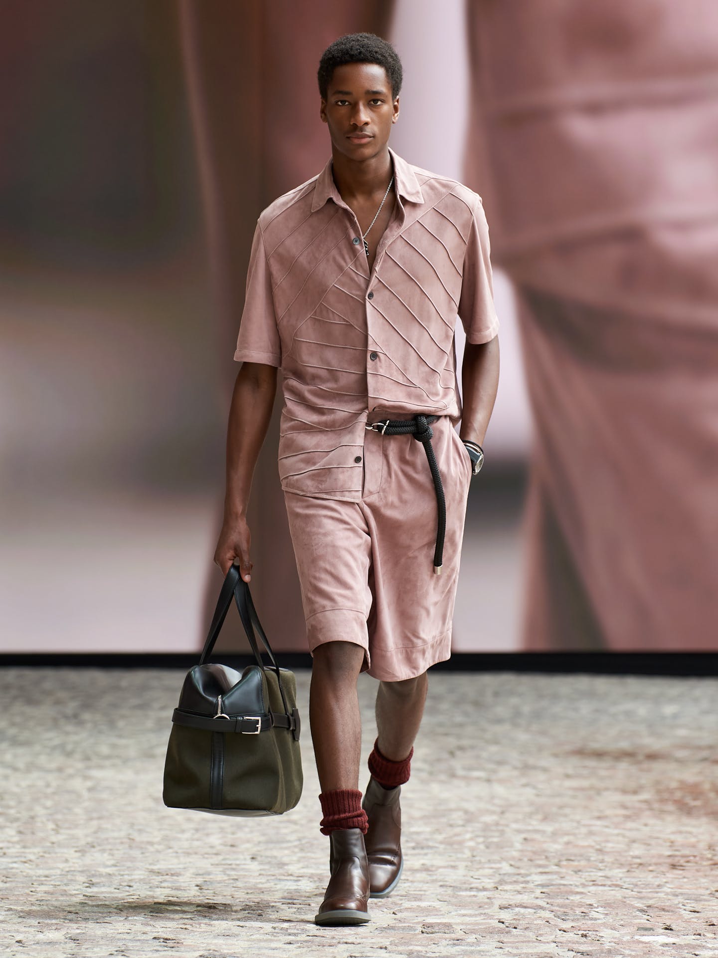 Hermès hướng đến sự nhẹ nhàng và tự do cho bộ sưu tập nam mới
