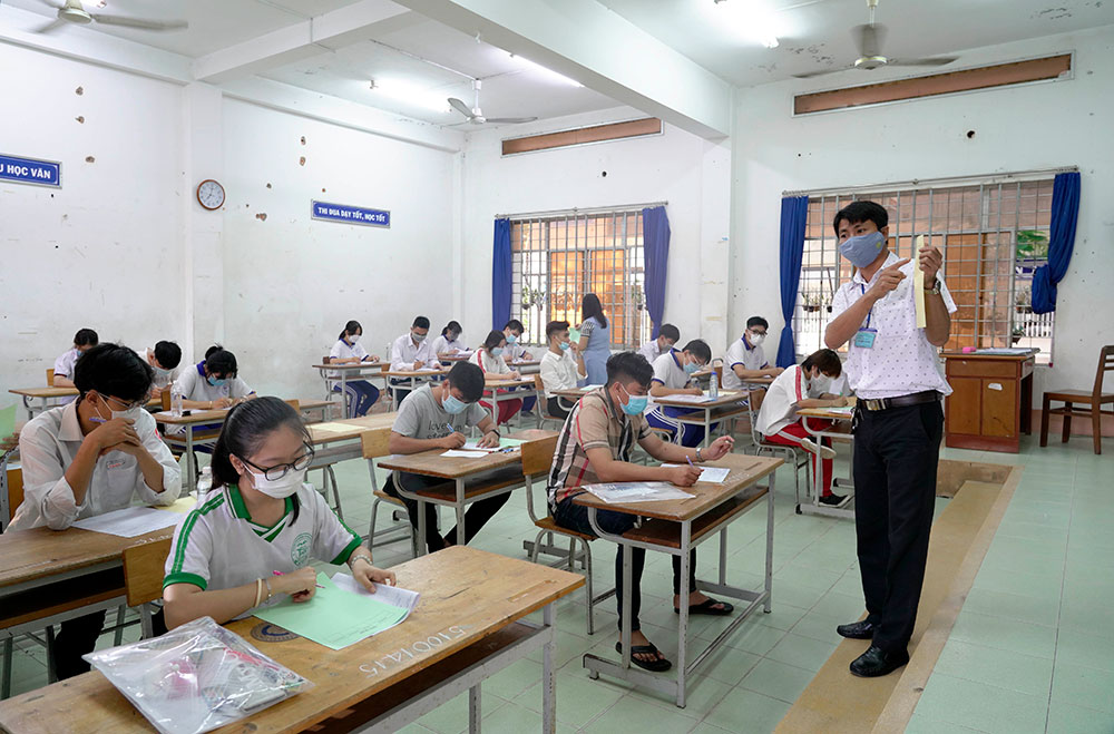 Kỳ thi tốt nghiệp THPT năm 2021: Đề thi Ngữ văn khá gần gũi, đề thi Toán vừa sức