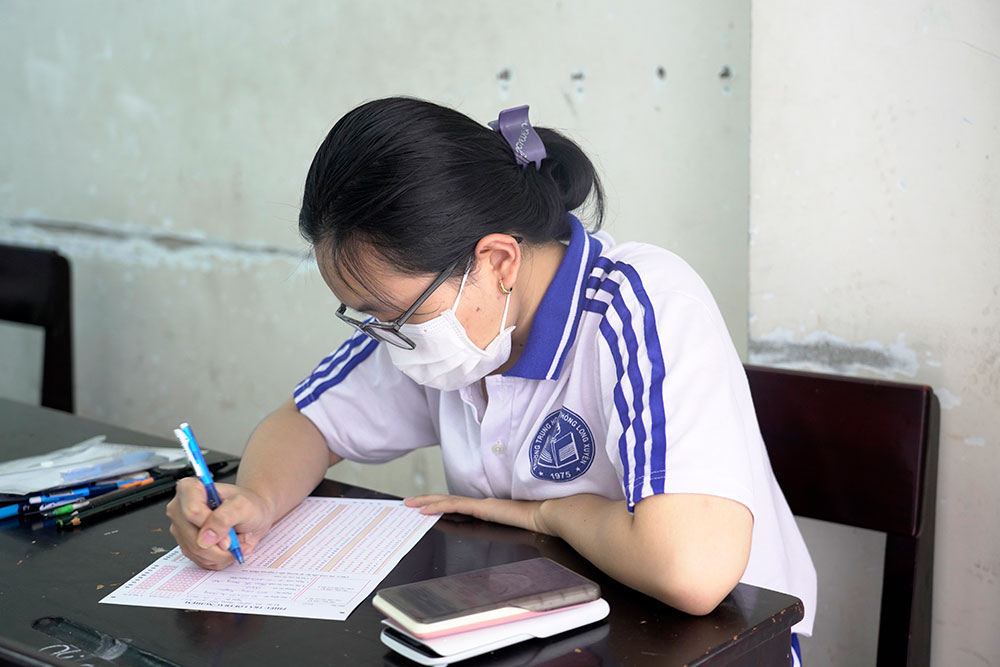 Kỳ thi tốt nghiệp THPT năm 2021: Đề thi Ngữ văn khá gần gũi, đề thi Toán vừa sức
