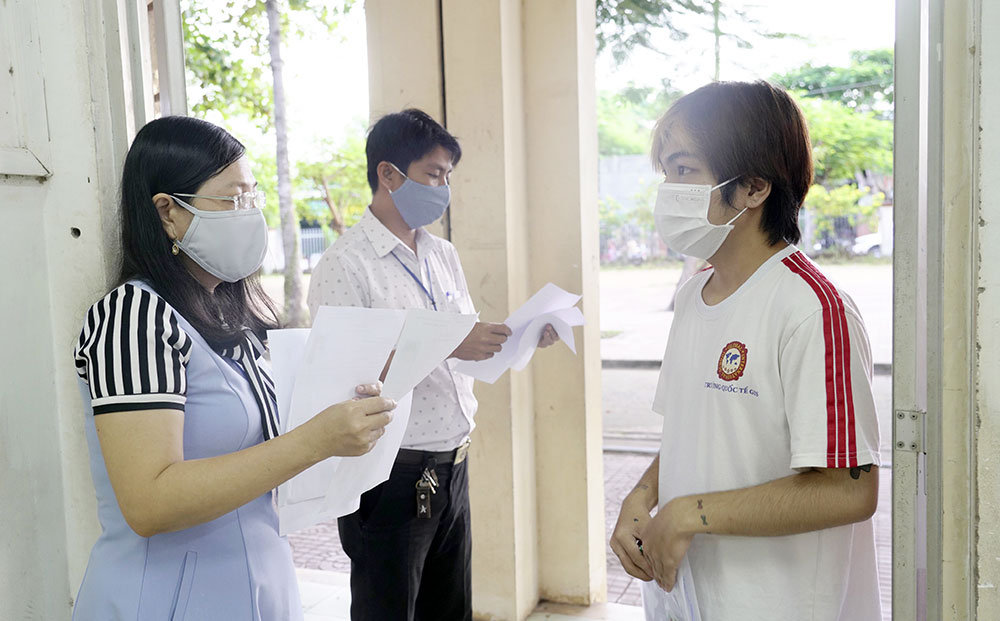 Kỳ thi tốt nghiệp THPT năm 2021: Đề thi Ngữ văn khá gần gũi, thực tế