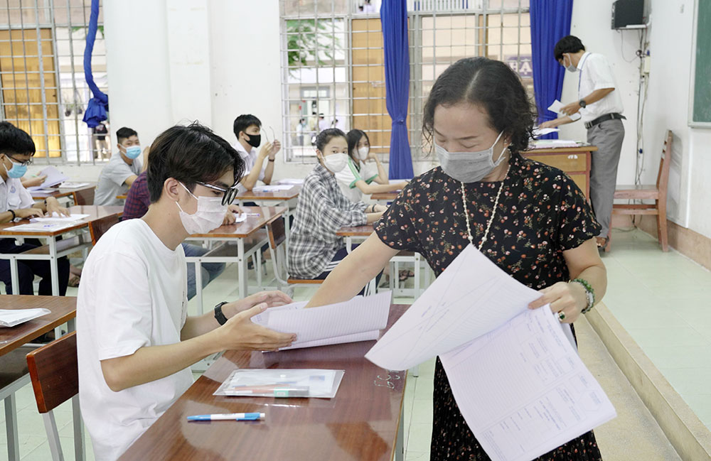 Kỳ thi tốt nghiệp THPT năm 2021: Đề thi Ngữ văn khá gần gũi, thực tế
