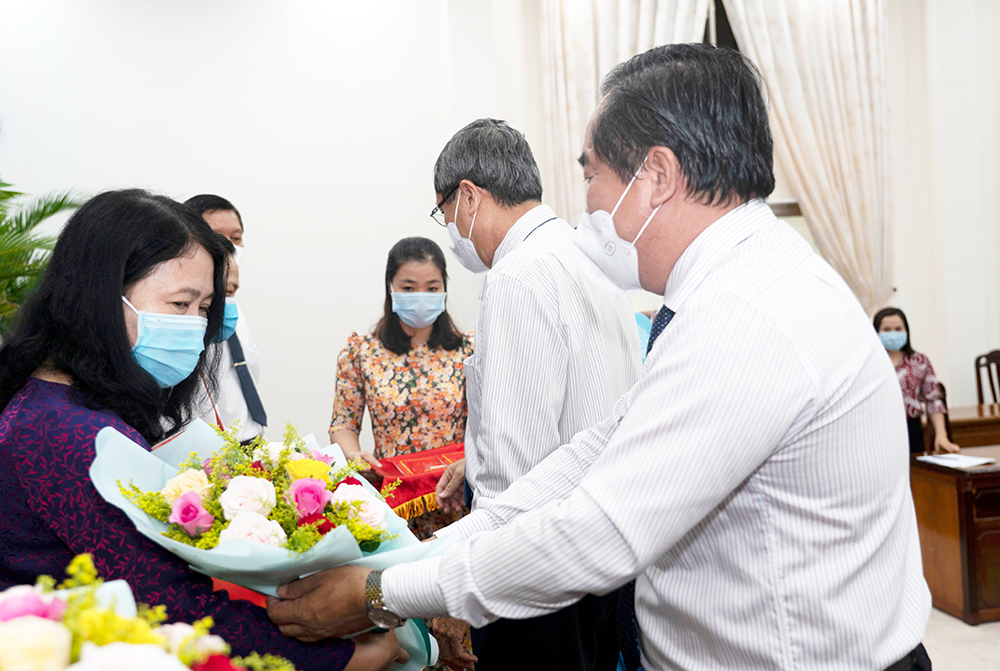 Trao quyết định cán bộ thuộc diện Ban Thường vụ Tỉnh ủy An Giang quản lý