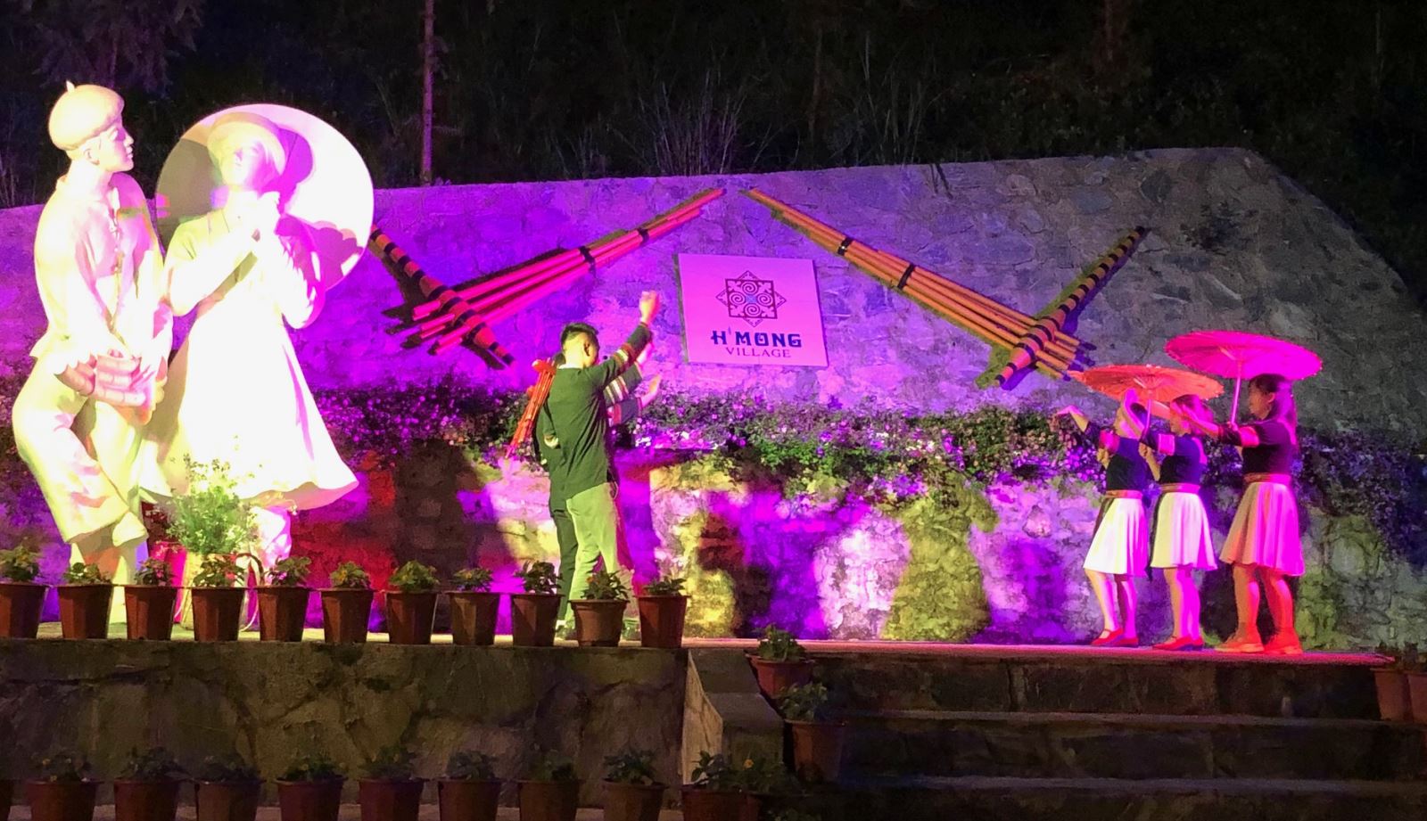 Làng Mông ở Tráng Kìm