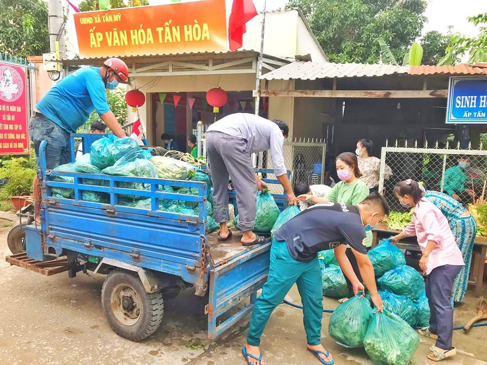 18/18 xã- thị trấn ở Chợ Mới khai trương “Chuyến xe 0 đồng”, “Quầy hàng 0 đồng”