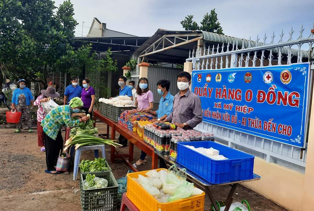 18/18 xã- thị trấn ở Chợ Mới khai trương “Chuyến xe 0 đồng”, “Quầy hàng 0 đồng”