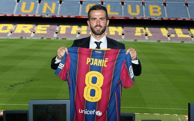 3 lý do Arsenal nên hỏi mua tiền vệ ngôi sao của Barcelona