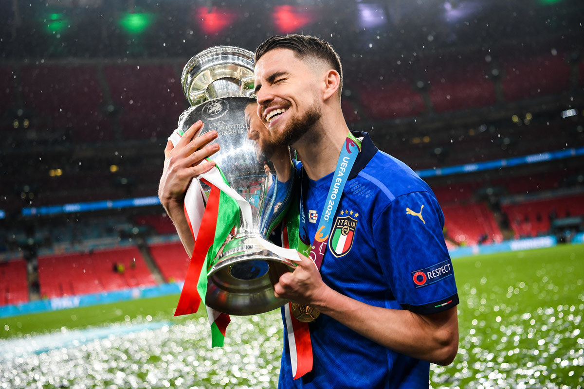 MU nối lại vụ Saul, Jorginho ở lại Chelsea