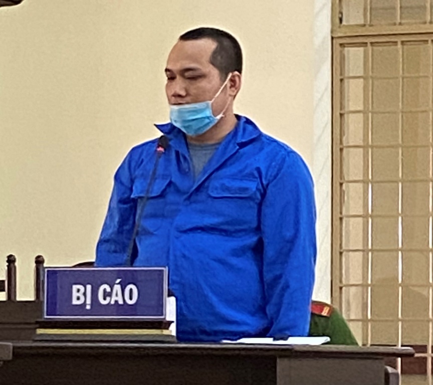 Mang súng đạn đi cất giấu, nhận án tù