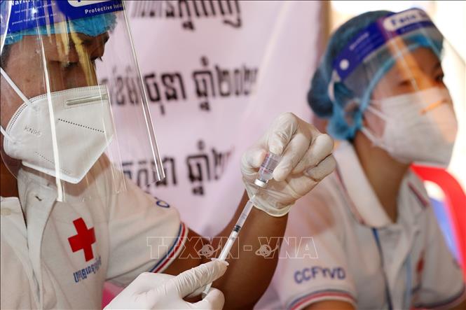 Thế giới vượt 188,8 triệu ca mắc COVID-19; Indonesia vượt ngưỡng 50.000 ca/ngày