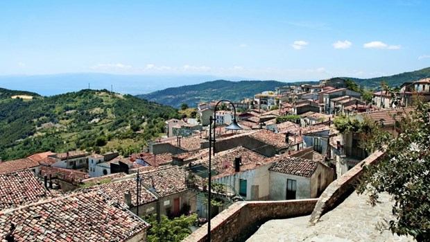 Italy: Những ngôi làng trả 33.000 USD cho ai muốn chuyển đến sống