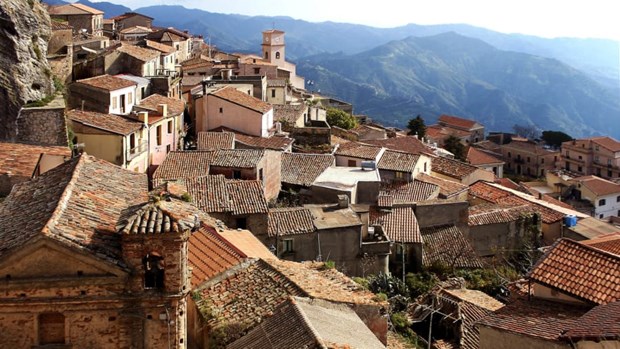 Italy: Những ngôi làng trả 33.000 USD cho ai muốn chuyển đến sống