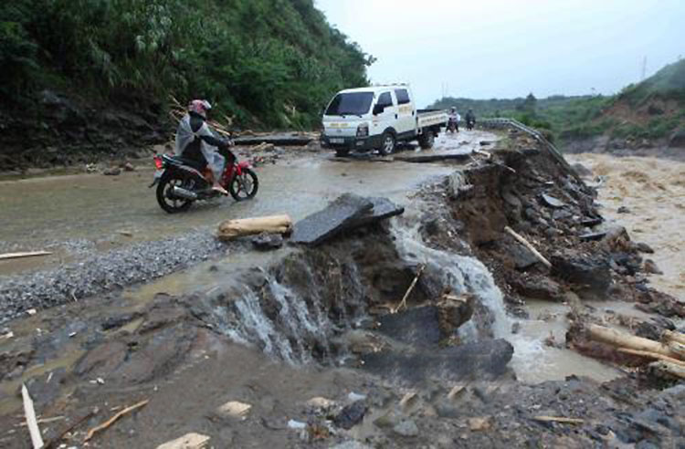 Từ đêm 17-7, Bắc Bộ mưa dông, vùng núi đề phòng mưa lớn