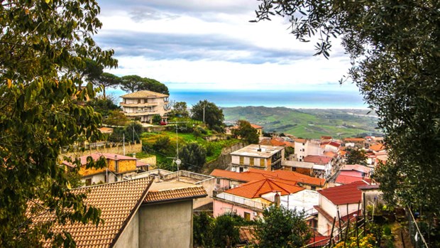 Italy: Những ngôi làng trả 33.000 USD cho ai muốn chuyển đến sống