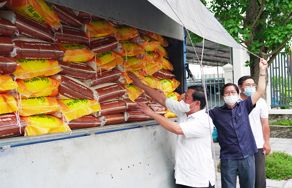 An Giang hỗ trợ người dân TP. Hồ Chí Minh gặp khó khăn, do ảnh hưởng dịch bệnh COVID-19 gần 1 tỷ đồng