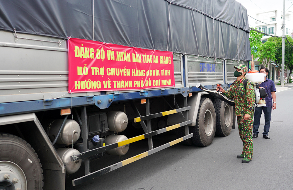 An Giang hỗ trợ người dân TP. Hồ Chí Minh gặp khó khăn, do ảnh hưởng dịch bệnh COVID-19 gần 1 tỷ đồng