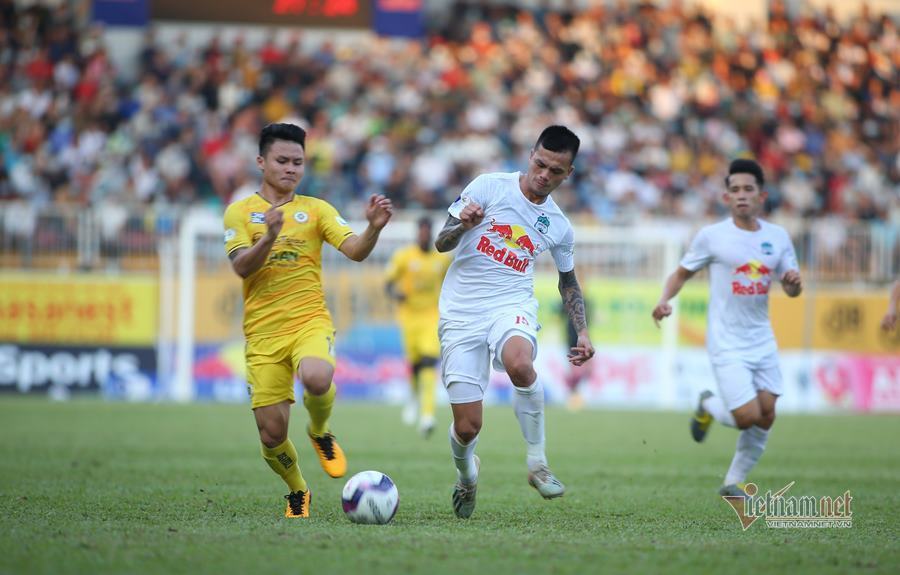 V-League dời lịch sang năm 2022: Coi chừng vỡ bình
