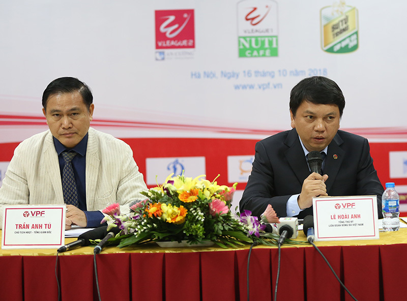 V-League dời lịch sang năm 2022: Coi chừng vỡ bình