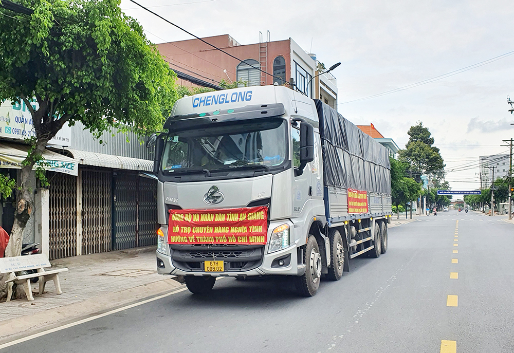 An Giang hỗ trợ người dân TP. Hồ Chí Minh gặp khó khăn, do ảnh hưởng dịch bệnh COVID-19 gần 1 tỷ đồng