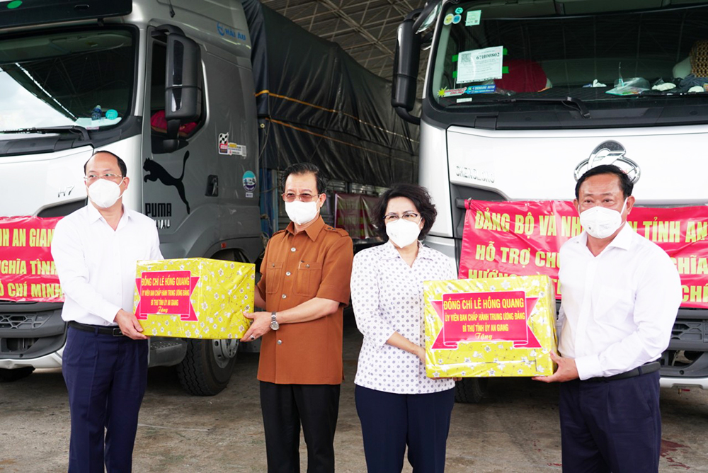 An Giang hỗ trợ người dân TP. Hồ Chí Minh gặp khó khăn, do ảnh hưởng dịch bệnh COVID-19 gần 1 tỷ đồng