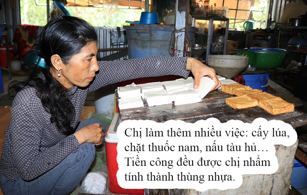“Ăn cơm nhà, vá đường thiên hạ” - Kỳ 1: “Cô gái sửa đường”