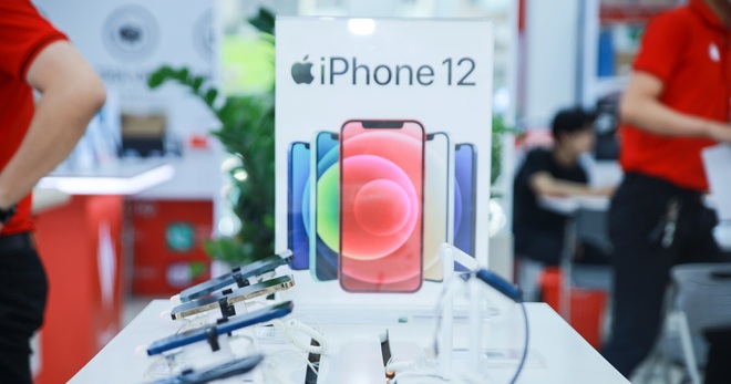 iPhone 12 hàng qua sử dụng bất ngờ tăng giá mạnh