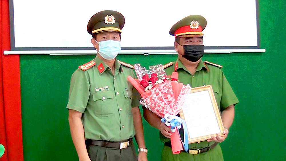 Thượng tá Nguyễn Hồng Phong giữ chức vụ Phó Trưởng Công an thị xã Tân Châu