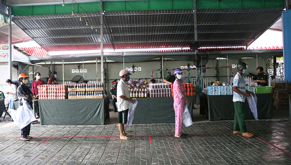 Khai trương “Gian hàng 0 đồng” của lực lượng vũ trang tỉnh