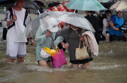 Thiên tai hoành hành từ châu Á đến châu Mỹ
