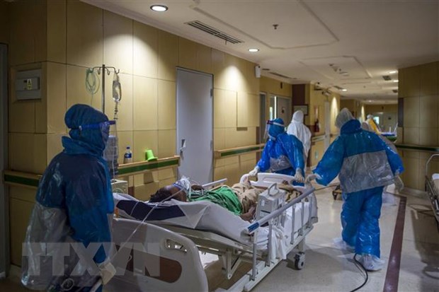 COVID-19: Malaysia và Indonesia lập 'đỉnh' về số ca mắc mới và tử vong
