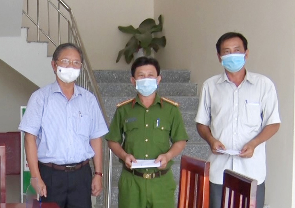 Lãnh đạo huyện Tri Tôn động viên lực lượng chống dịch