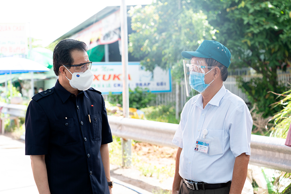 Bí thư Tỉnh ủy Lê Hồng Quang thăm các chốt kiểm soát dịch COVID-19 huyện Chợ Mới