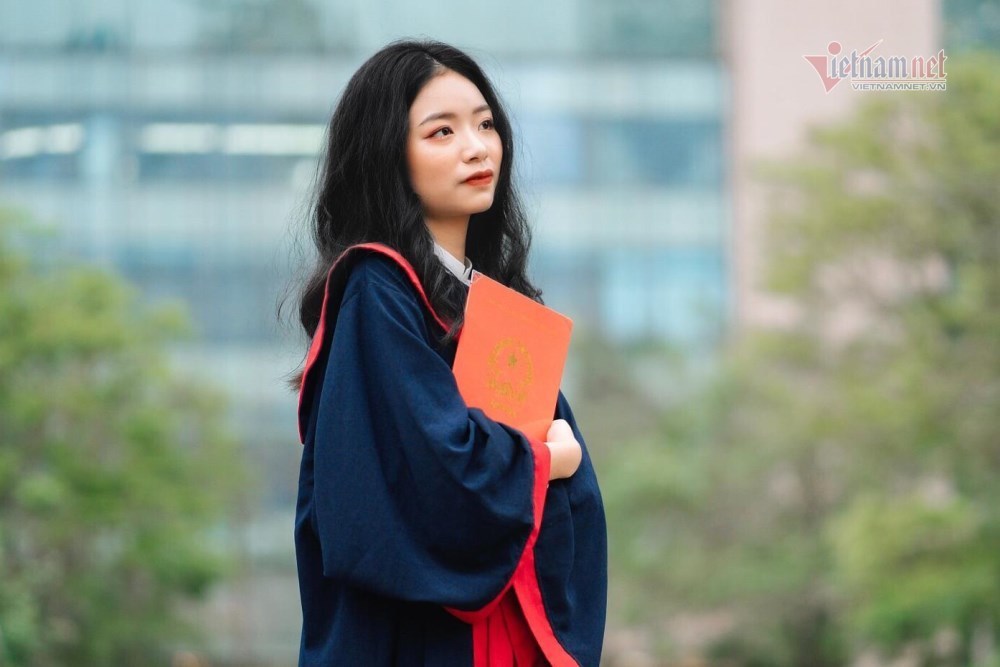 Nữ sinh chuyên Văn là thủ khoa toàn quốc kỳ thi tốt nghiệp THPT 2021