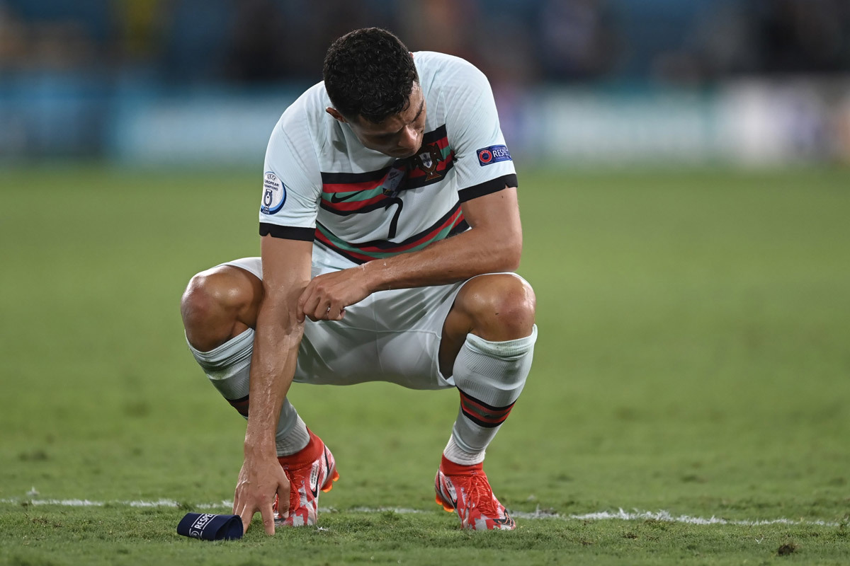 Ronaldo "chiến tranh lạnh" với Juventus: Cơ hội cho nhà giàu PSG