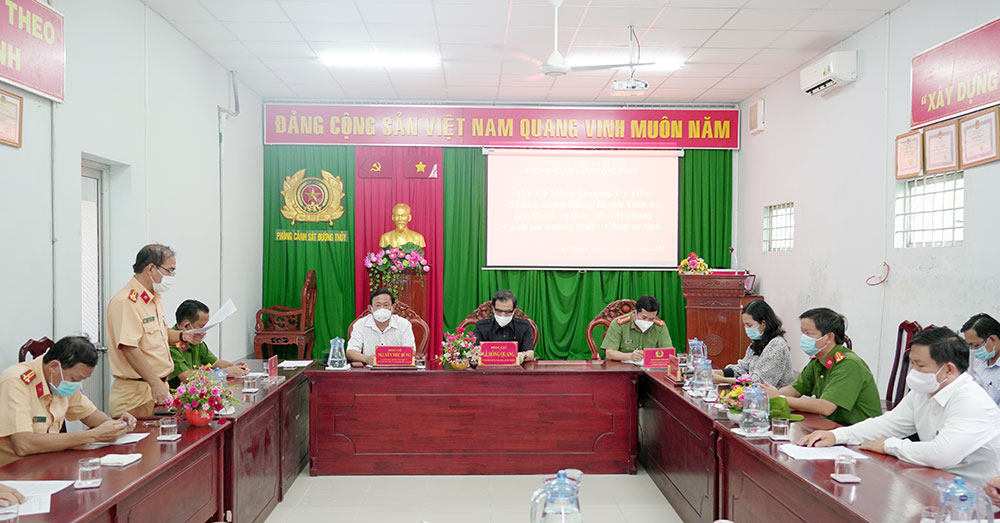 Lực lượng Cảnh sát đường thủy đoàn kết, nỗ lực đảm bảo an ninh trật tự, an ninh biên giới gắn chặt kiểm soát dịch bệnh COVID-19