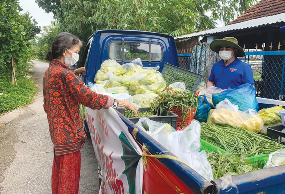 Tình người trong mùa dịch