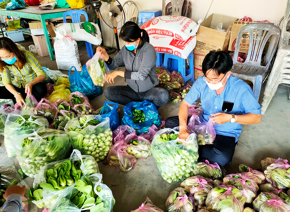 Tinh thần “Tương thân tương ái” trong mùa dịch